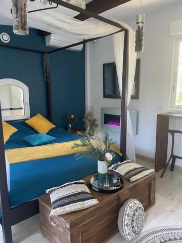 A l'Orée des pins - Gite indépendant avec baignoire balnéo et Home Cinéma en sup - Voir info de l'hôte Cuges-les-Pins Extérieur photo